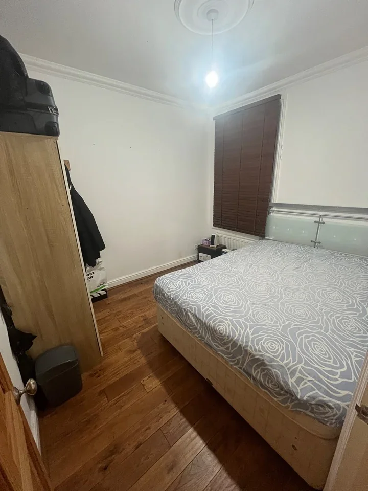 Room Heath Road in Greater London