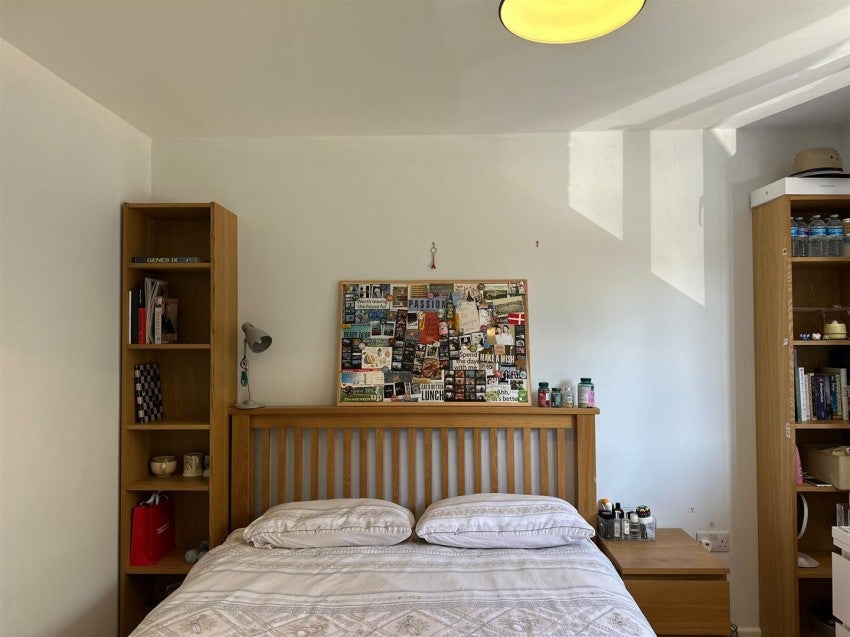 Room Cryfield Heights in Coventry