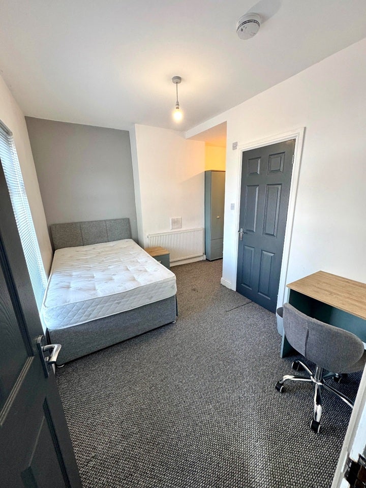 Room Wheatfield Street in Farnworth