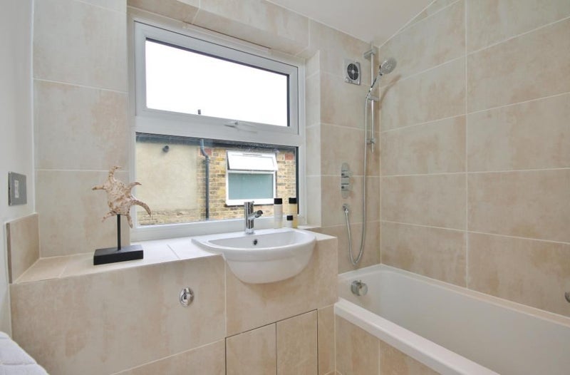 Flat Standen Road in Greater London