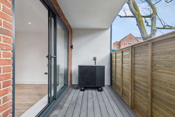 Flat South Street in Greater London