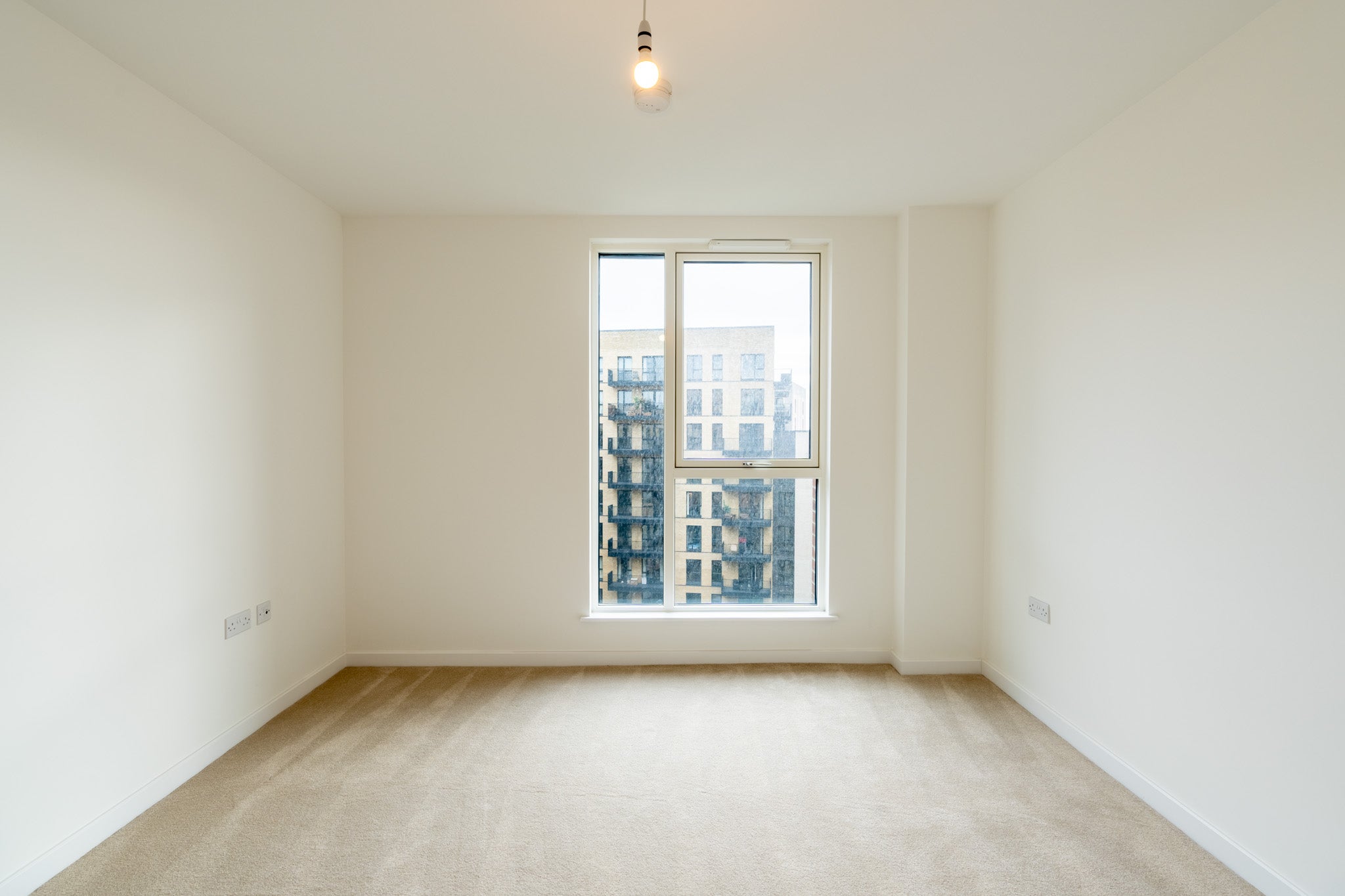 Flat Cranton Avenue in Greater London