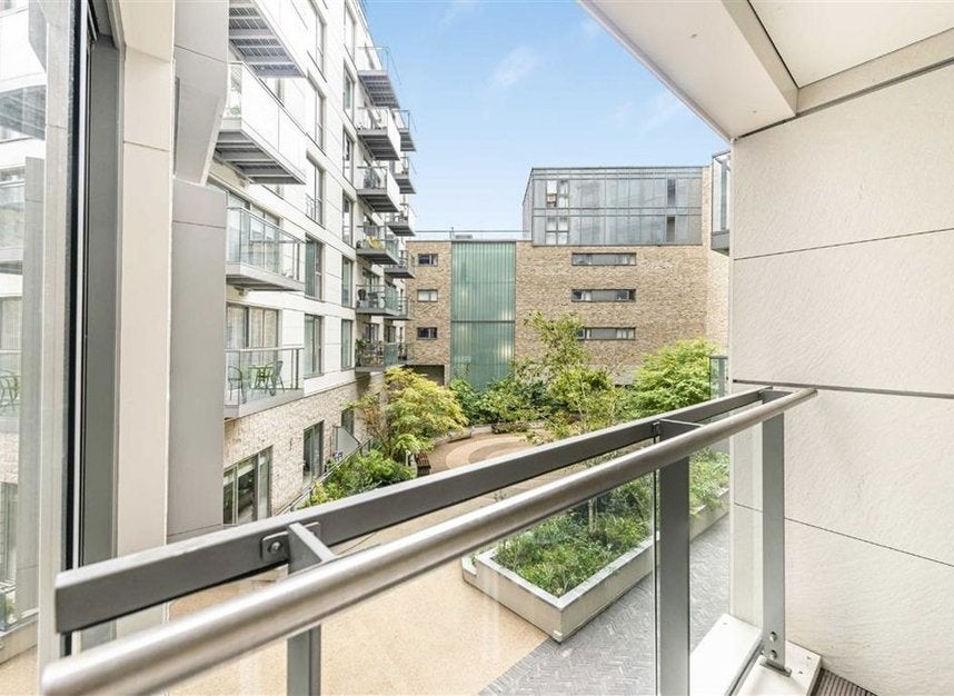 Flat Bethnal Green Road in Greater London