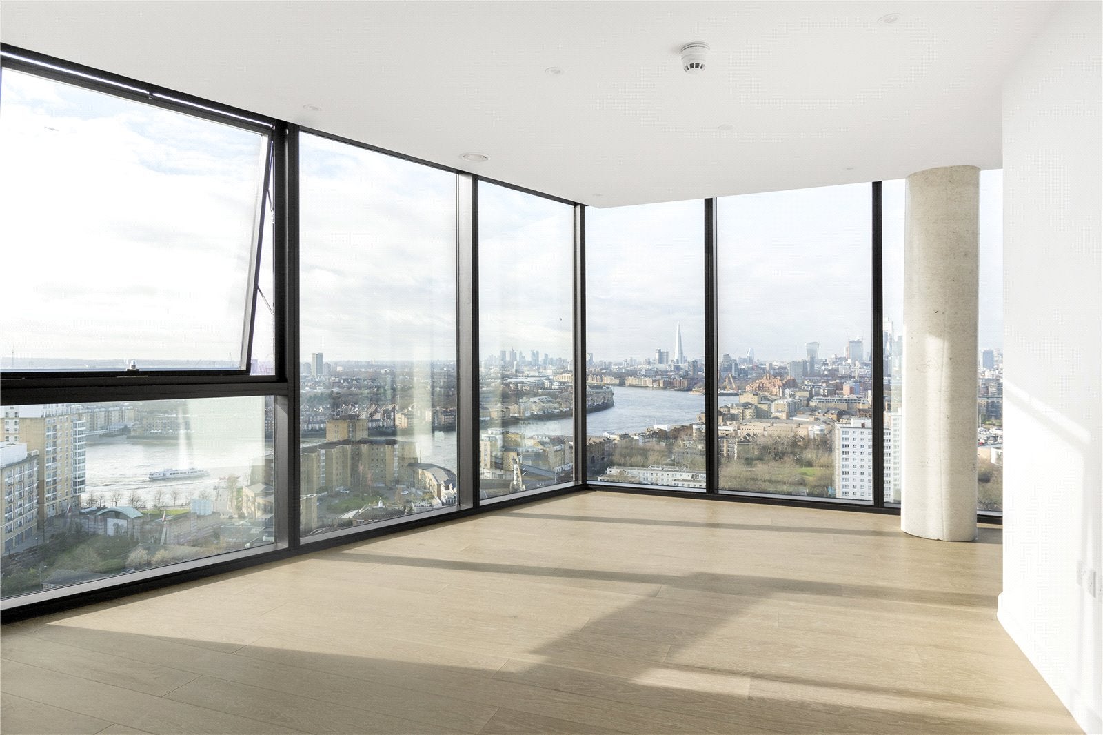 Flat Salter Street in Greater London