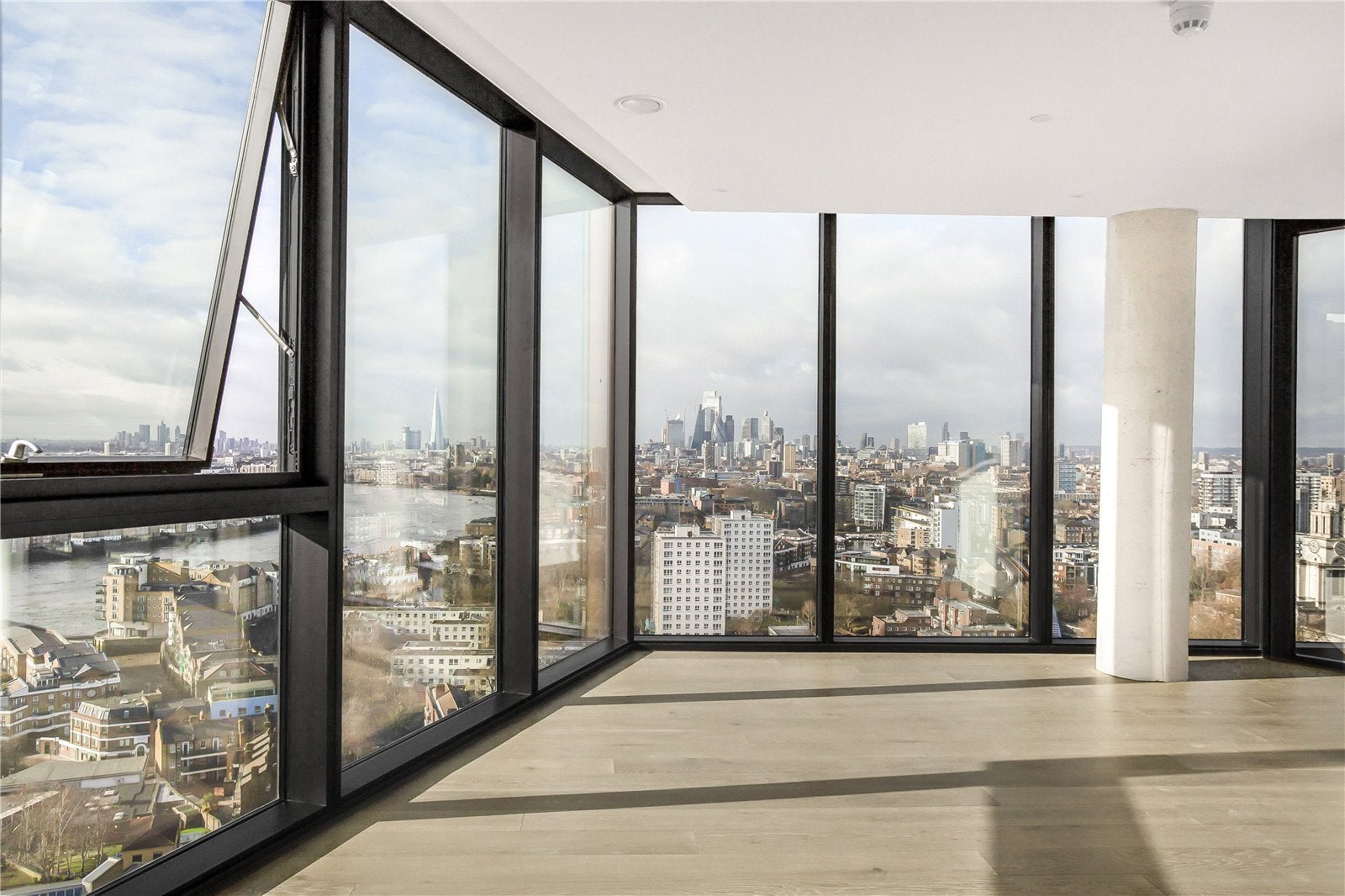 Flat Salter Street in Greater London