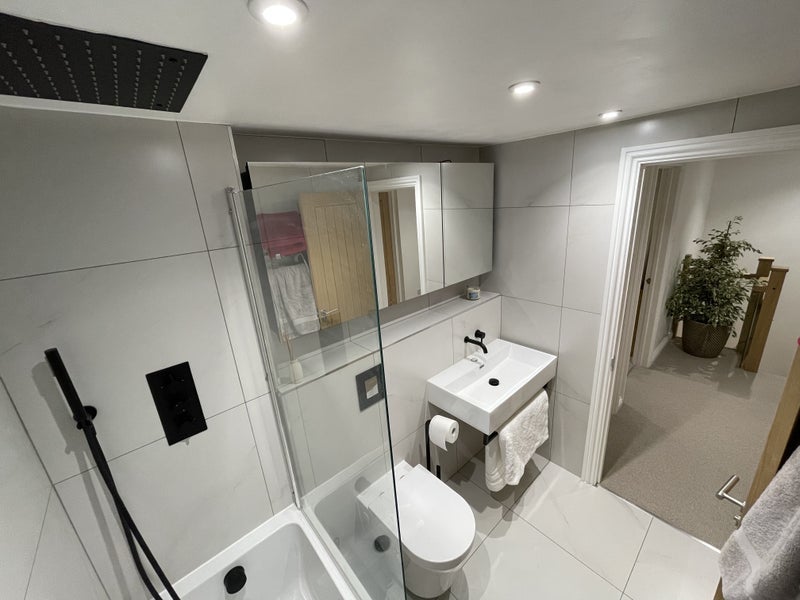 Room Fernbank Road in Chavey Down