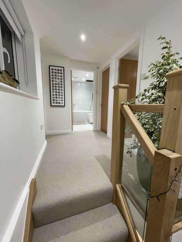 Room Fernbank Road in Chavey Down