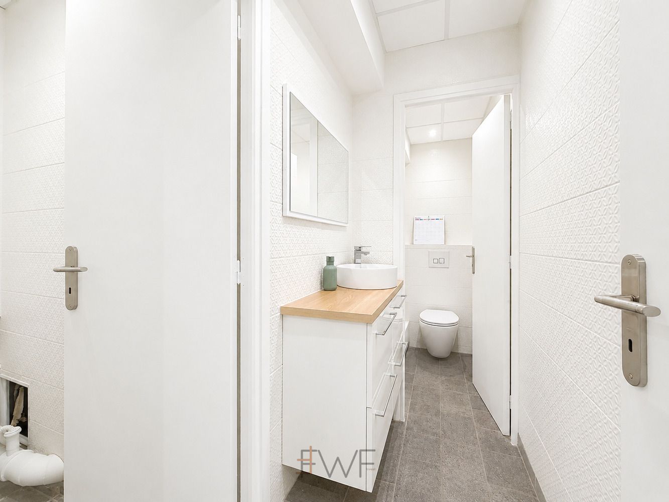 Flat Rue Pouchet in Paris