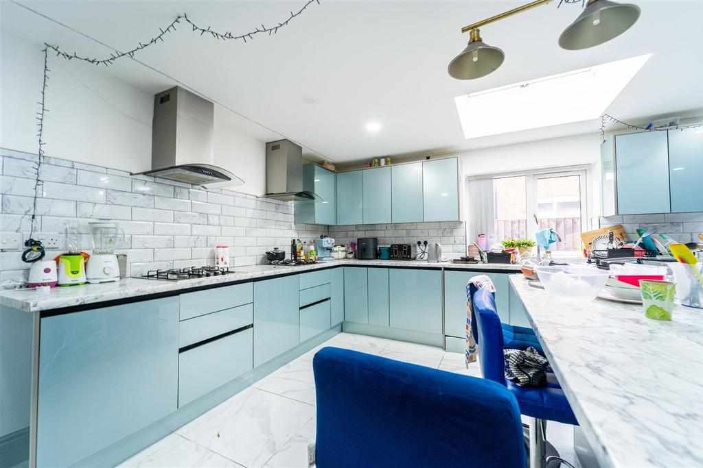 Room Gibbins Road in Birmingham