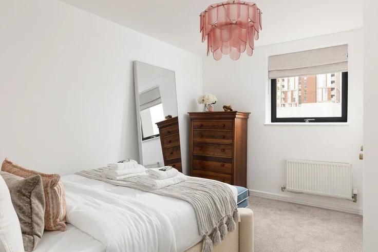 Flat Southmere Drive in Greater London