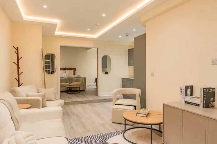 Flat Dering Street in City of Westminster