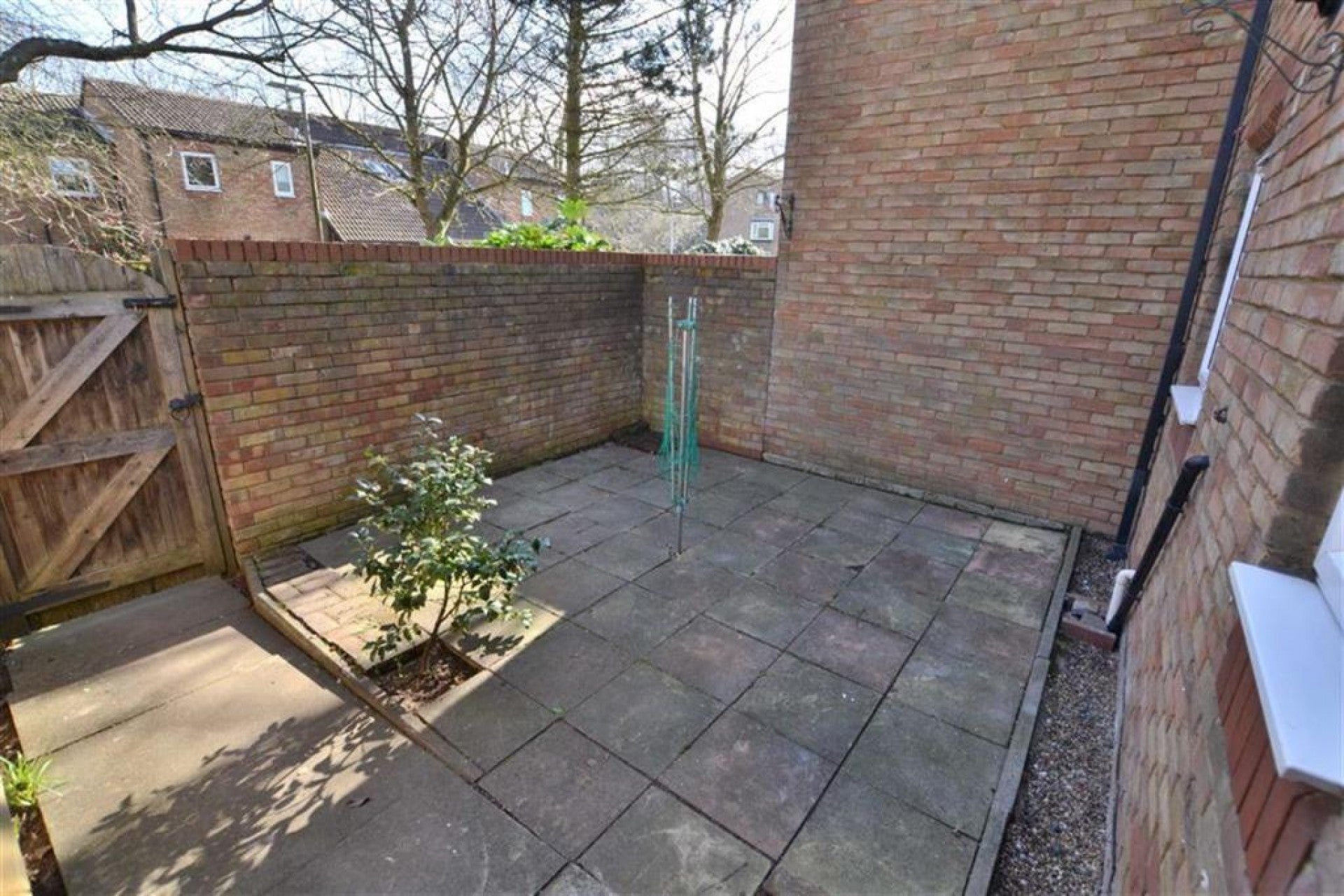 Flat Baron Court in Stevenage