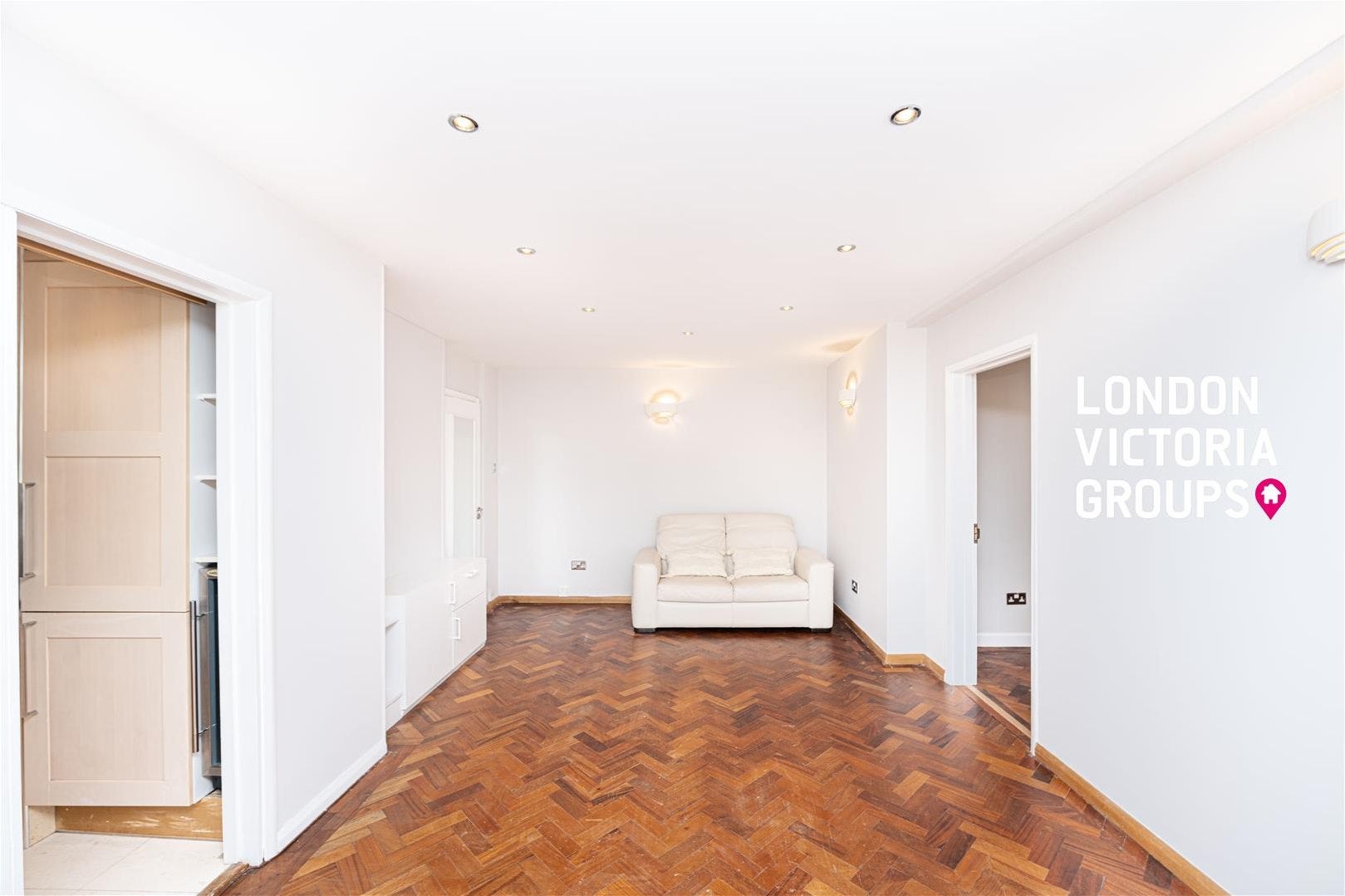 Flat Park Crescent in City of Westminster