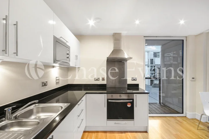 Flat Millharbour in Greater London