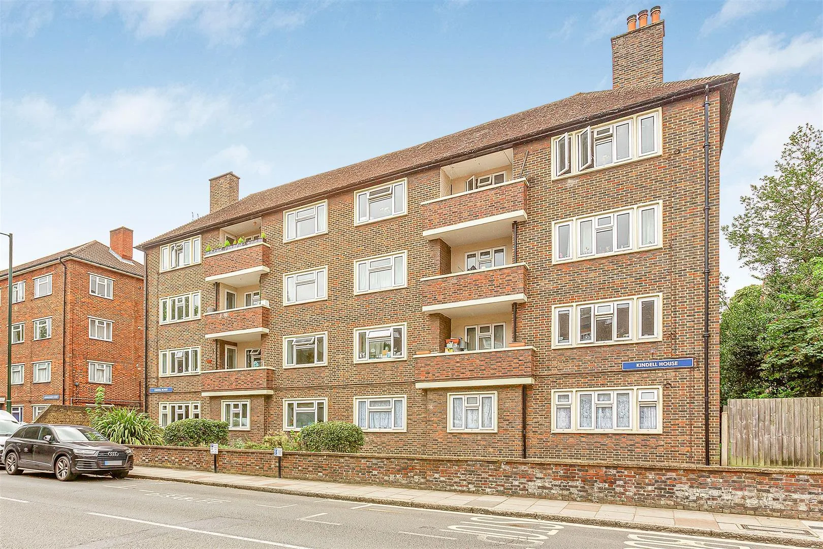 Flat Mortlake High Street in Greater London