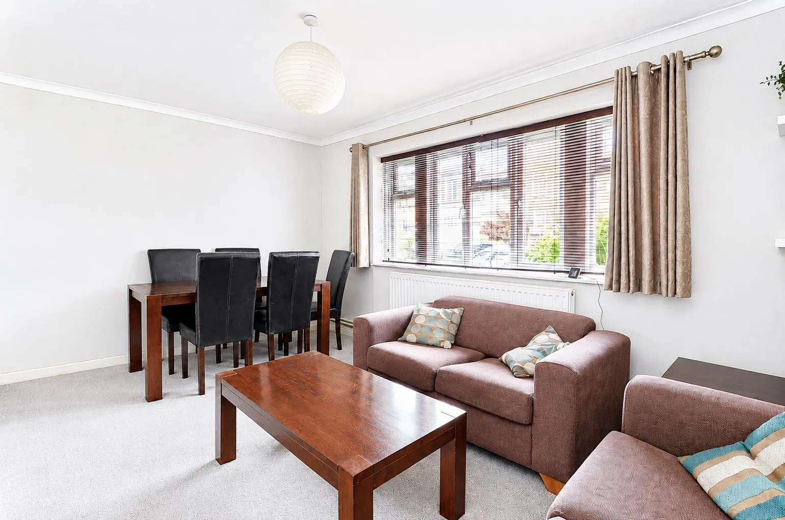 Flat Mortlake High Street in Greater London
