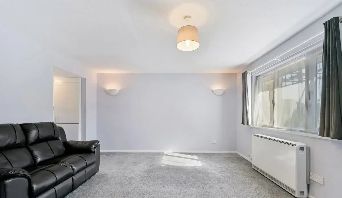 Flat Badger Close in Greater London