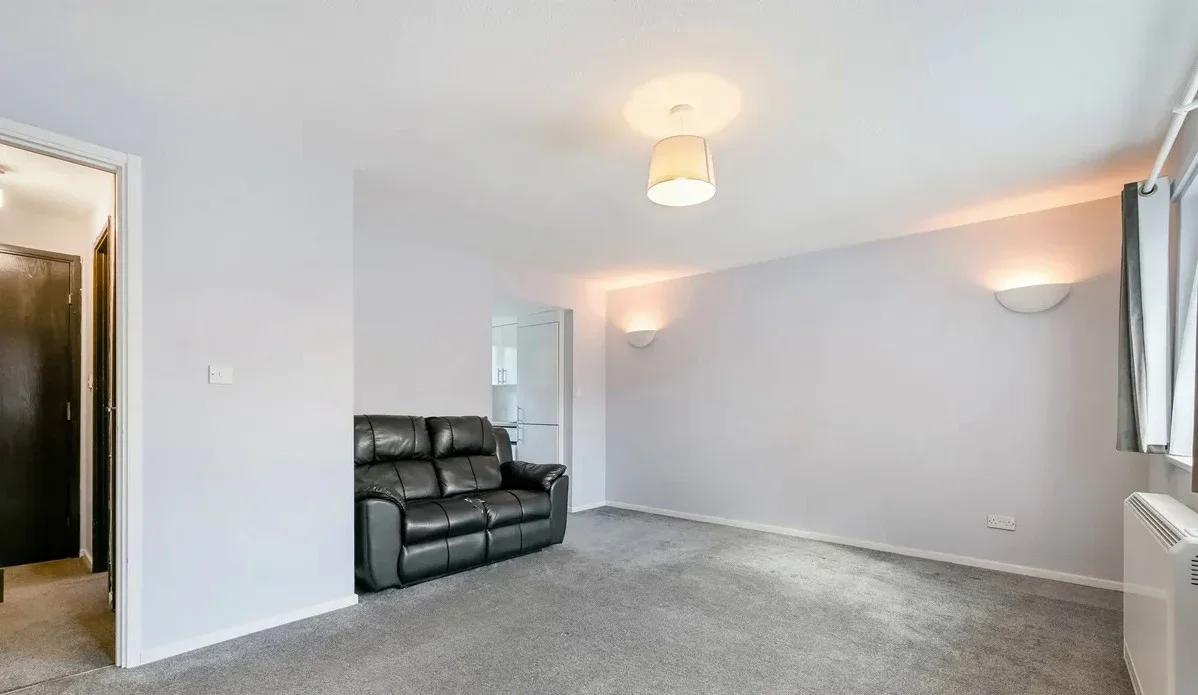 Flat Badger Close in Greater London