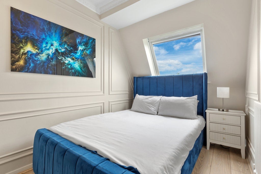 Flat Queensborough Terrace in City of Westminster