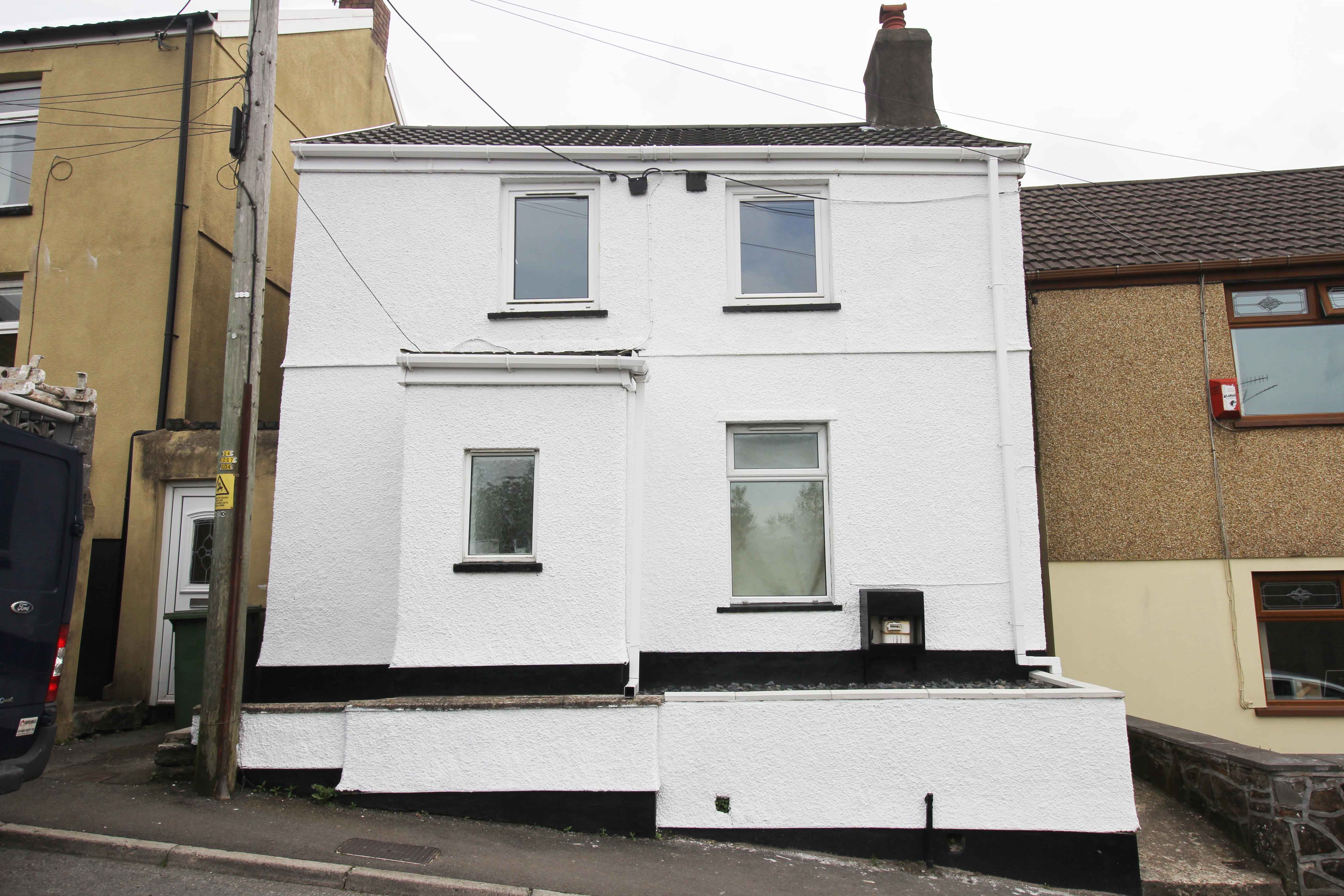 House Collenna Road in Tonyrefail