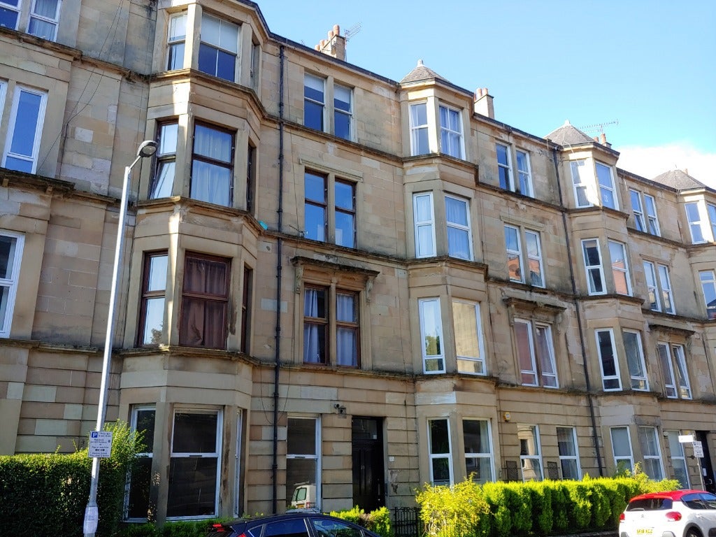 Flat Craigmaddie Terrace Lane in Glasgow