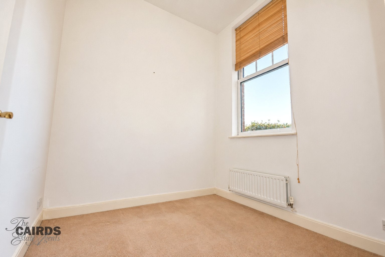 Flat Queen Alexandra's Way in Epsom and Ewell