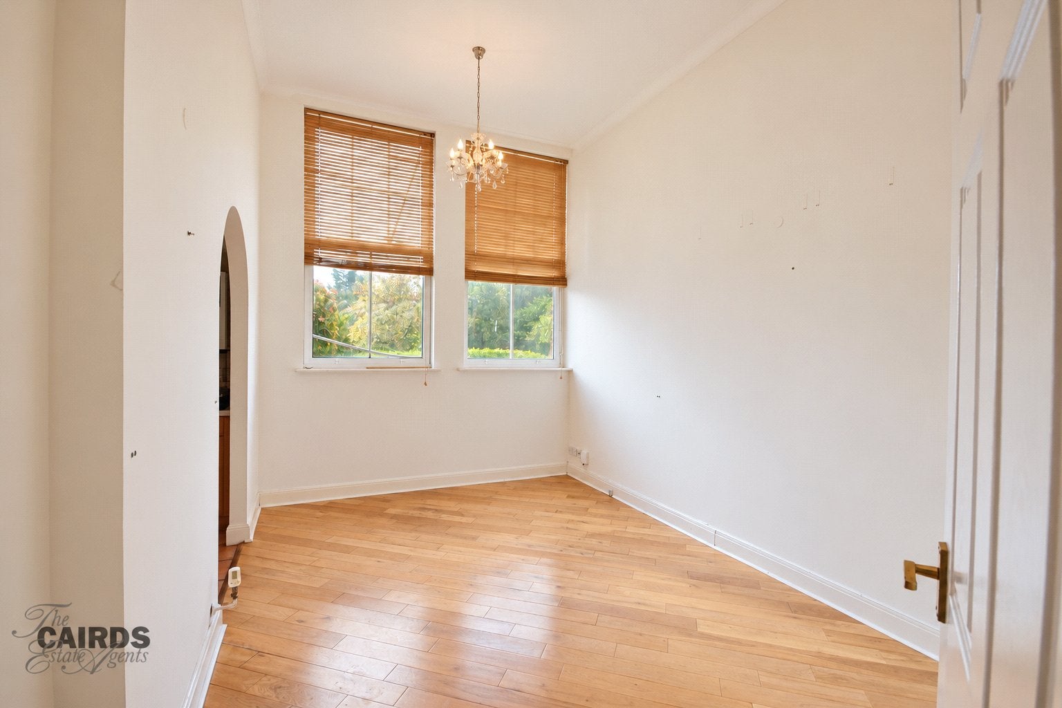 Flat Queen Alexandra's Way in Epsom and Ewell