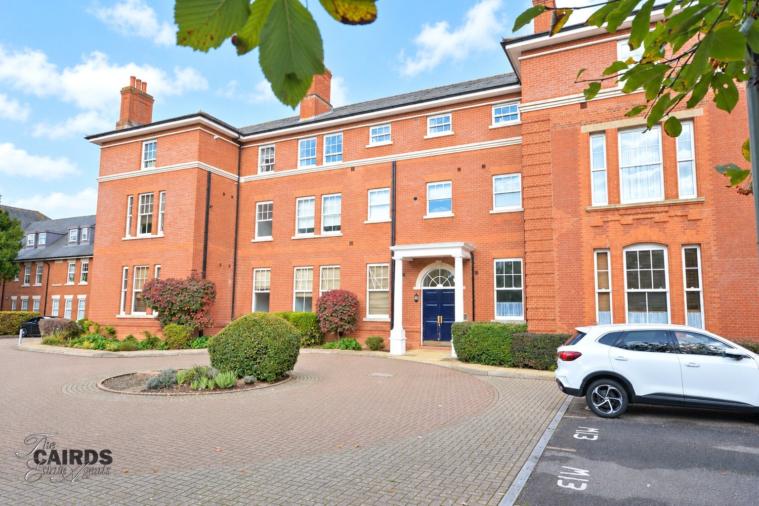 Flat Queen Alexandra's Way in Epsom and Ewell
