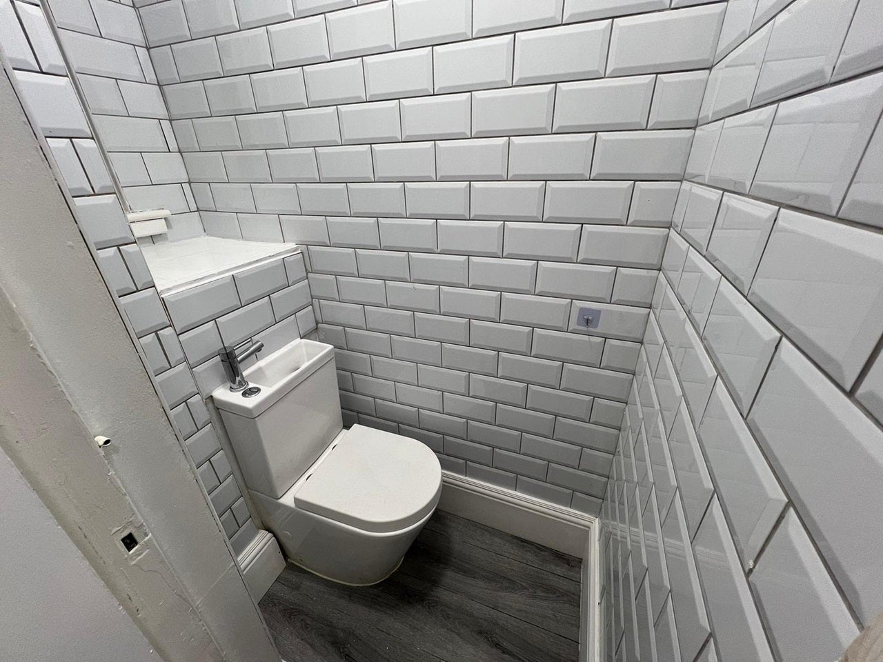 Flat Glengall Grove in Greater London