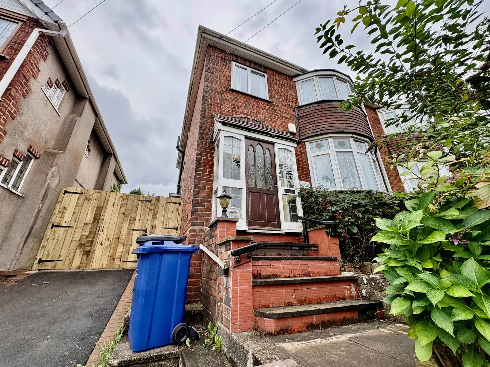 House Stourbridge Road in Brierley Hill