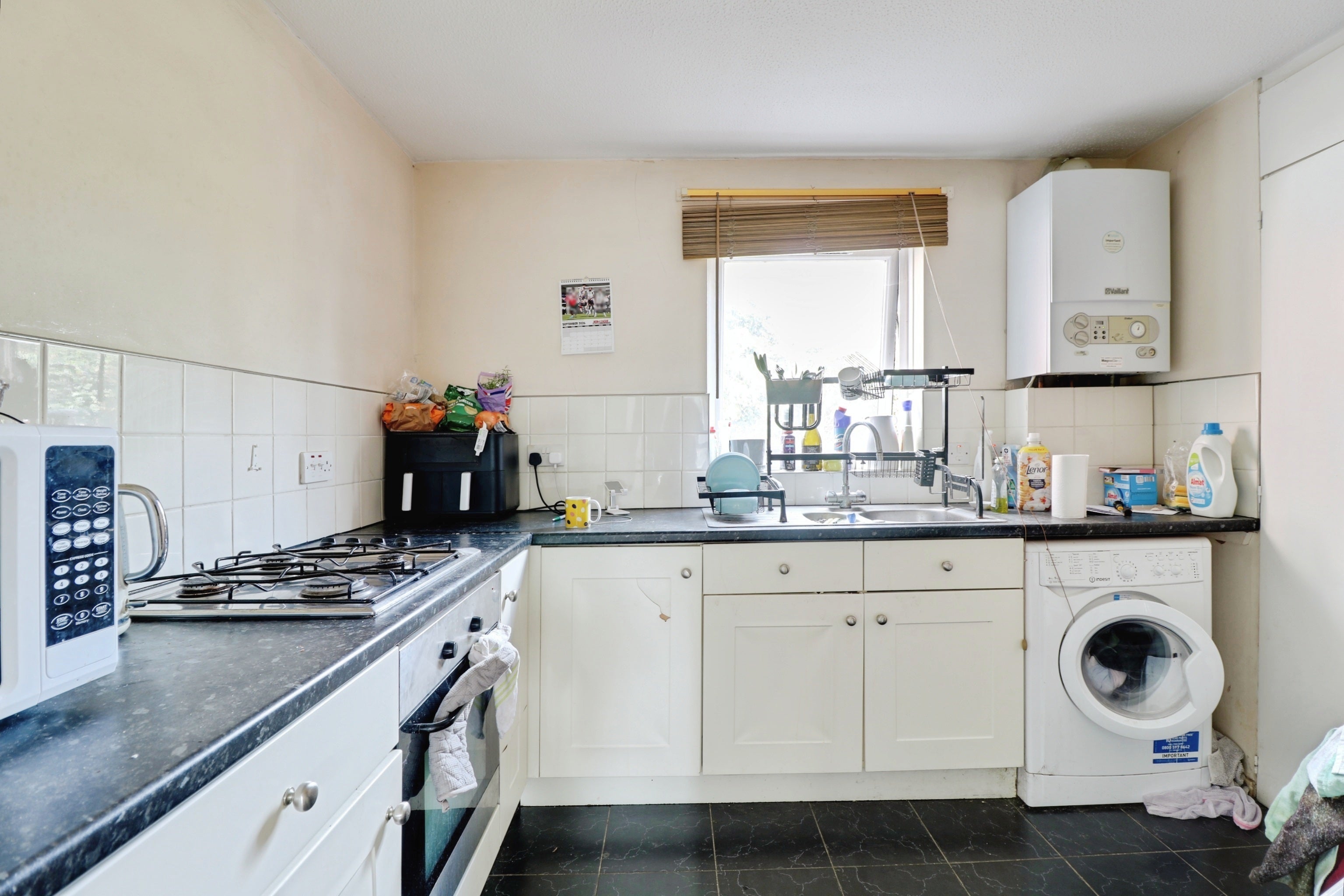 Flat Nevendon Road in Wickford