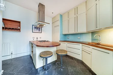 Flat Lower Richmond Road in Greater London