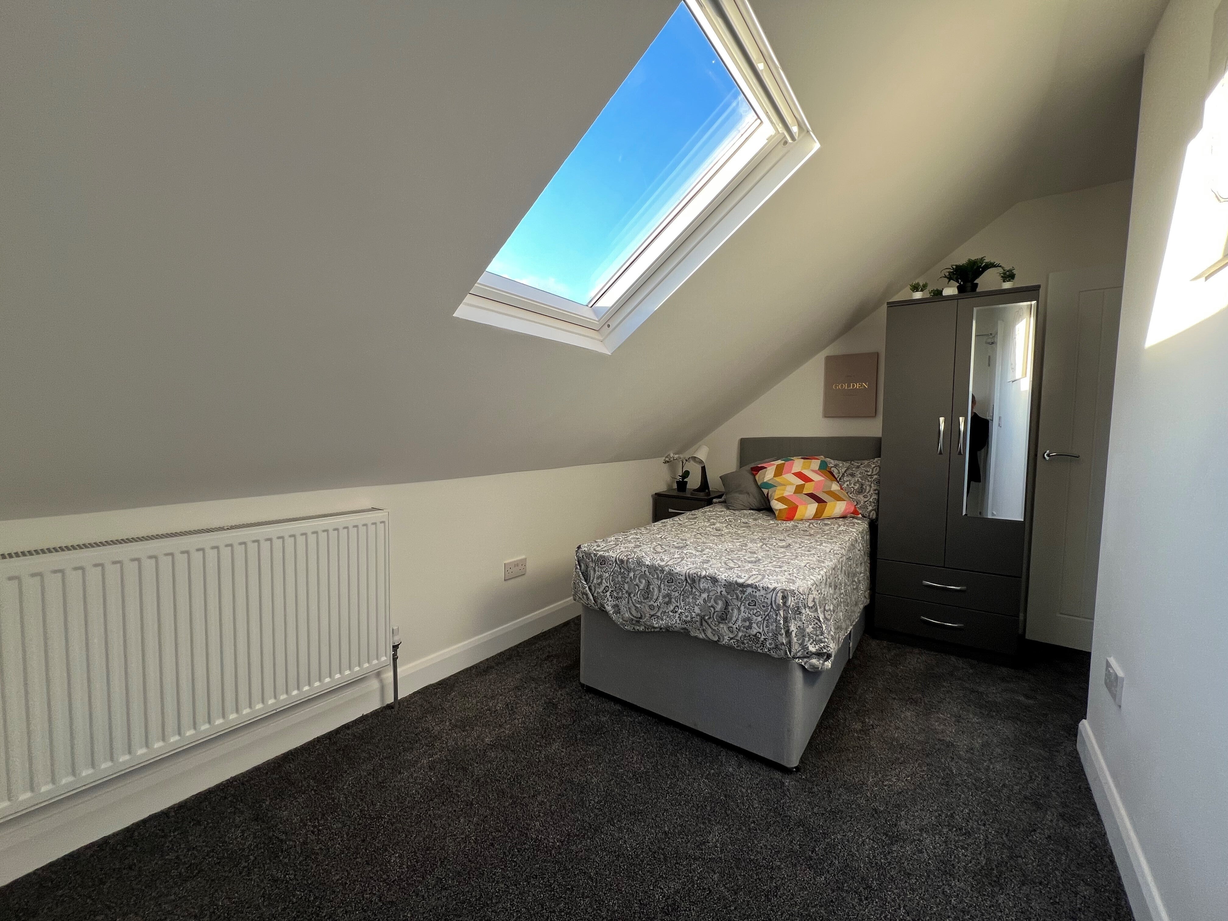 Room Other Road in Redditch