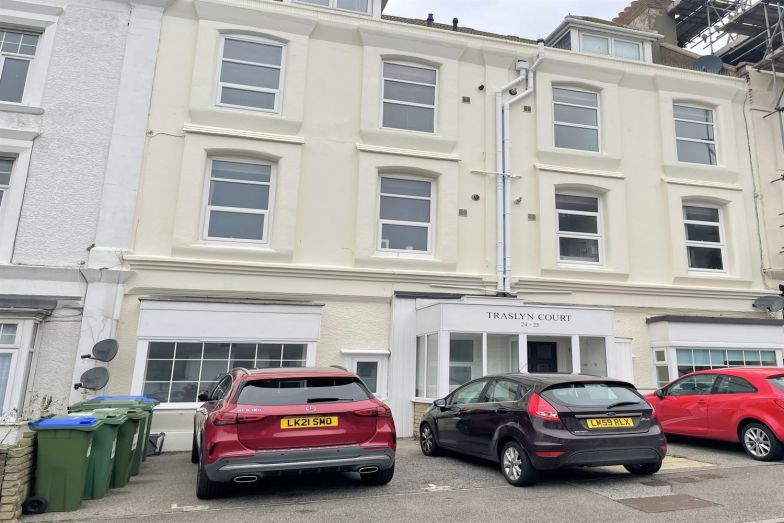 Flat Pelham Road in Seaford