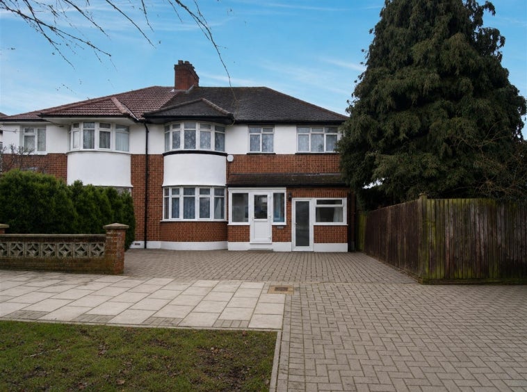 House Tintern Way in Greater London