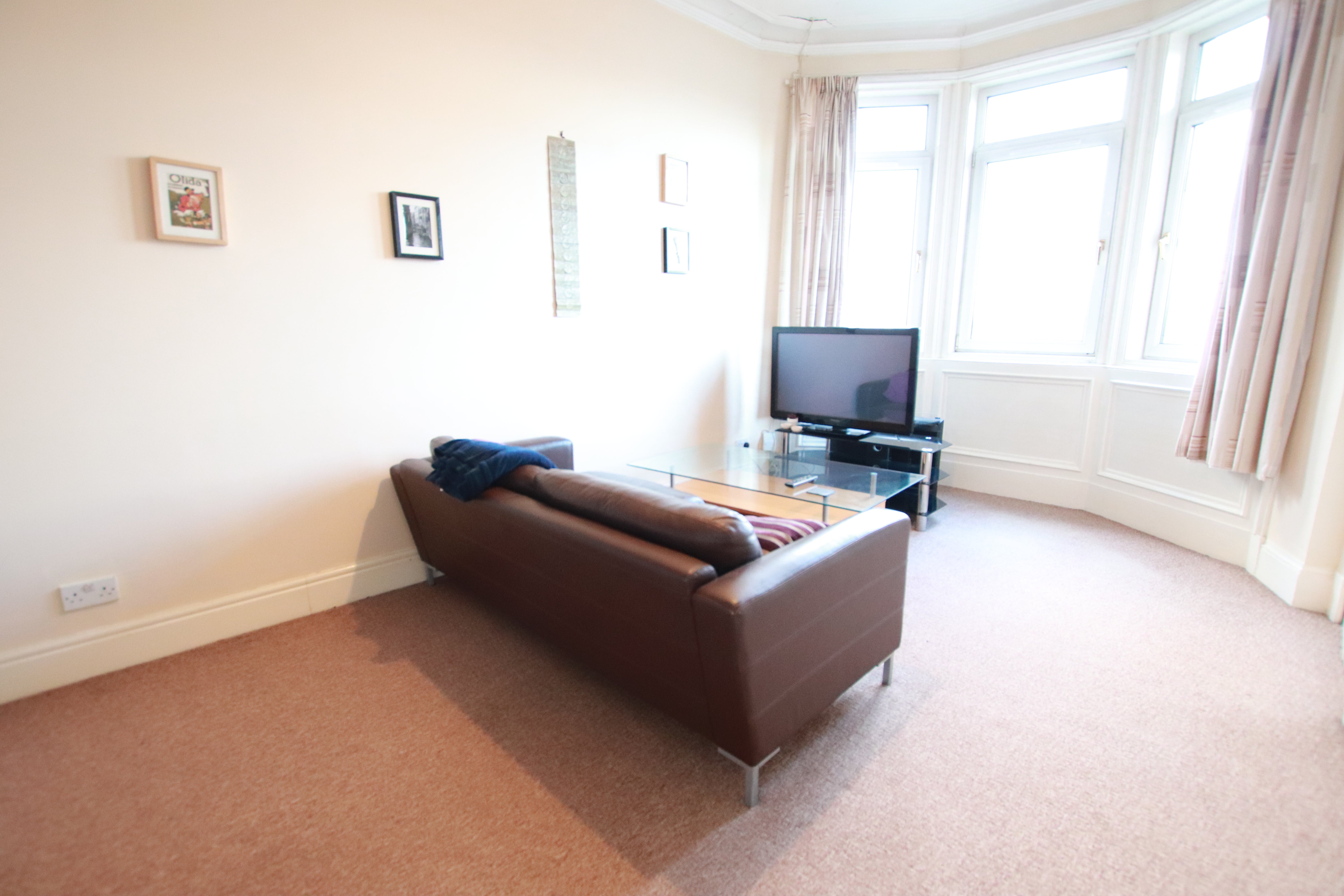 Flat Linden Place in Glasgow