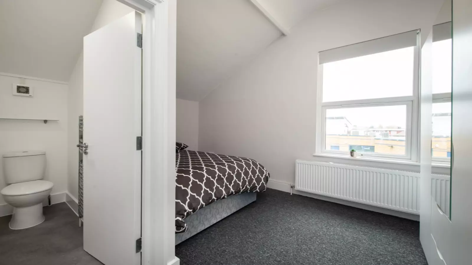 Room South Park Road in Greater London
