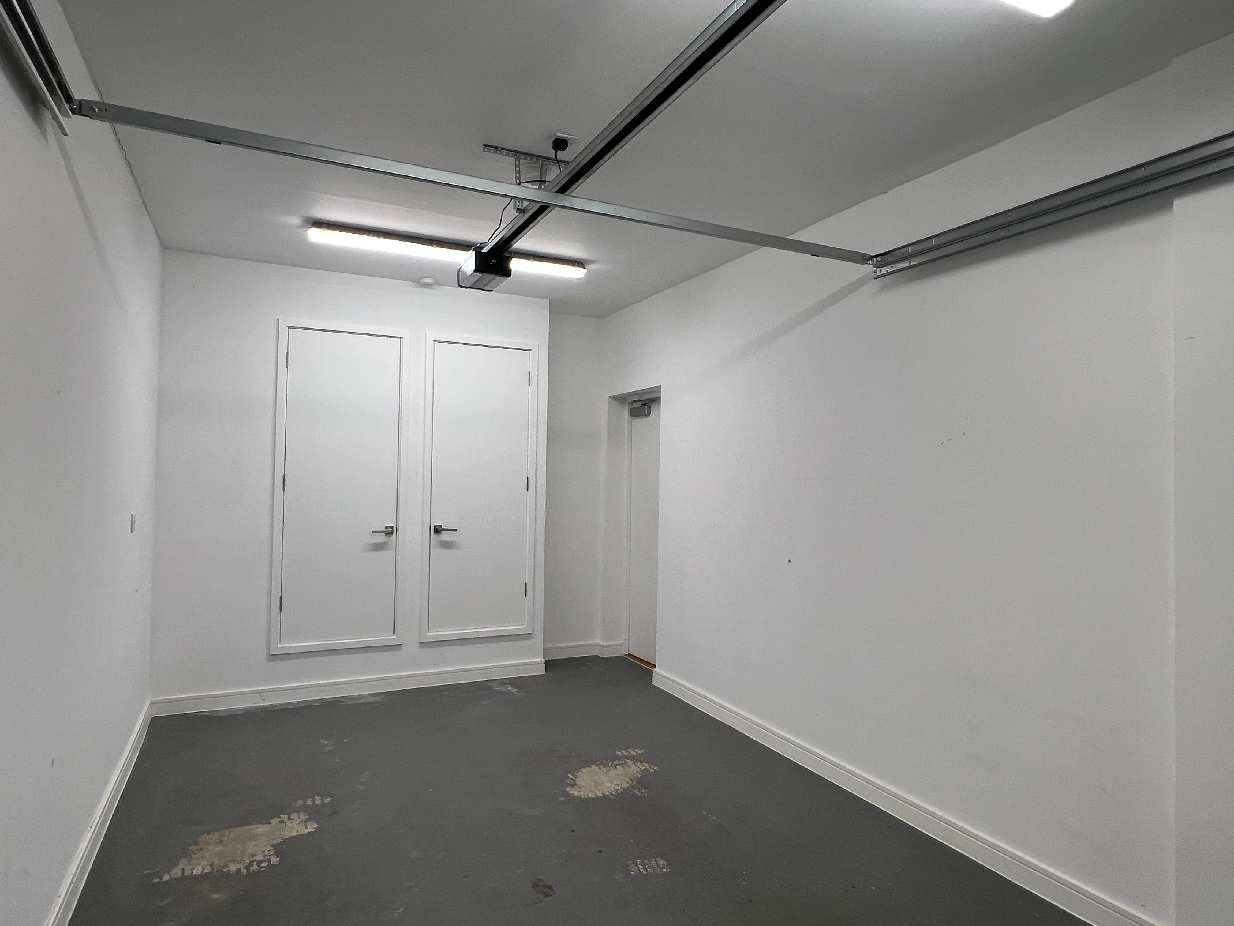 Flat Bray Road in Greater London