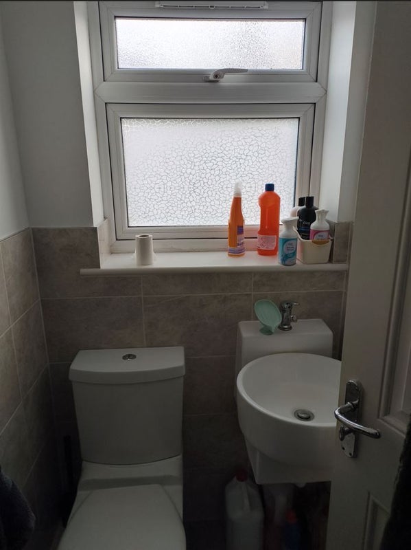 Room Brighton Road in Reigate and Banstead