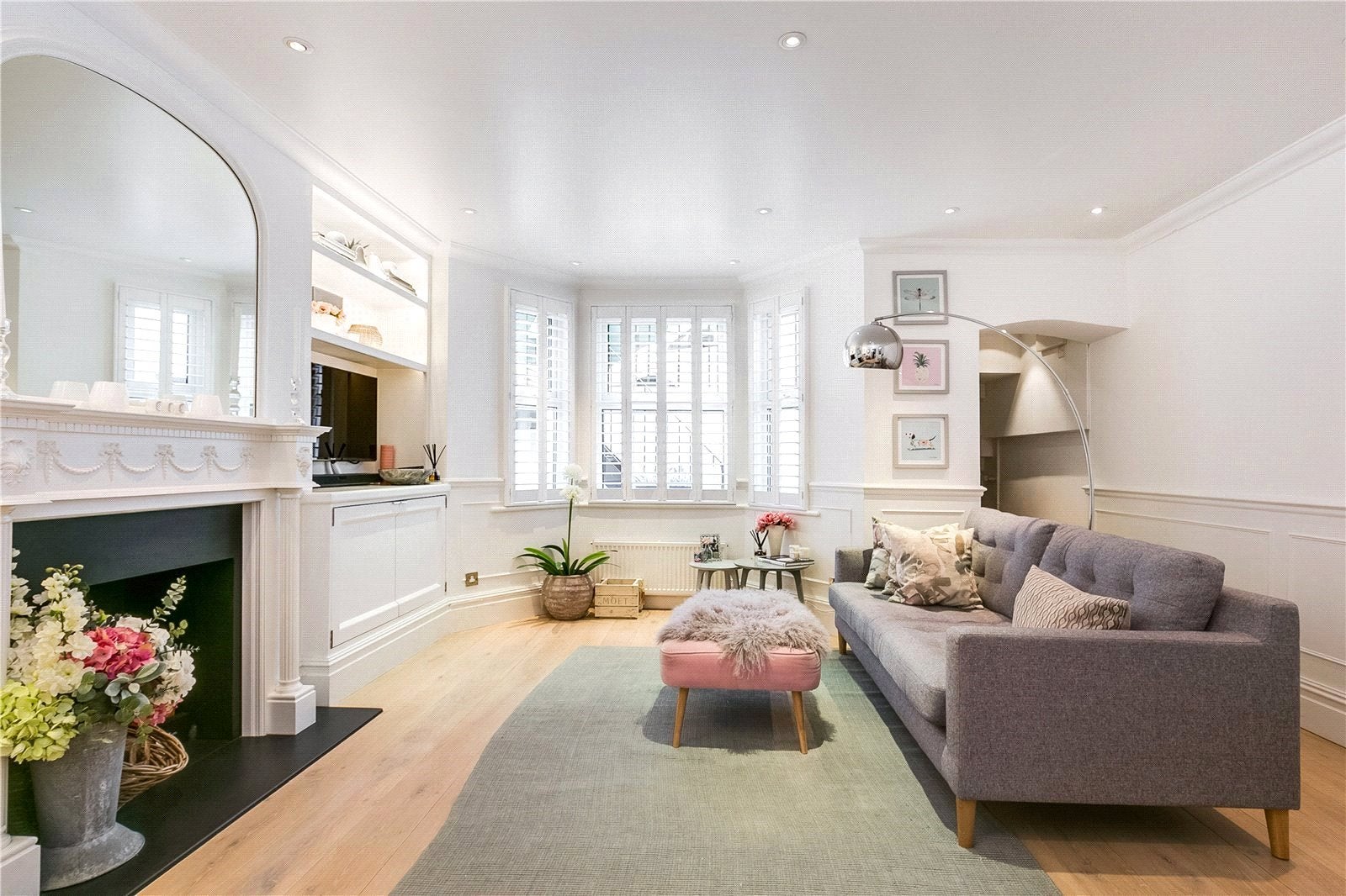 Flat Tetcott Road in Greater London