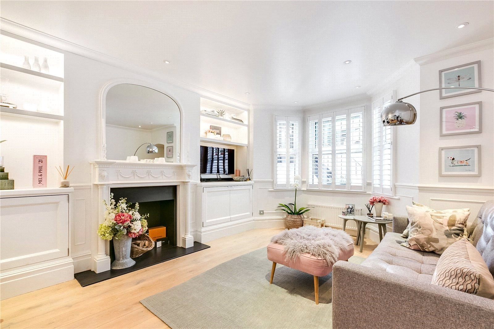 Flat Tetcott Road in Greater London