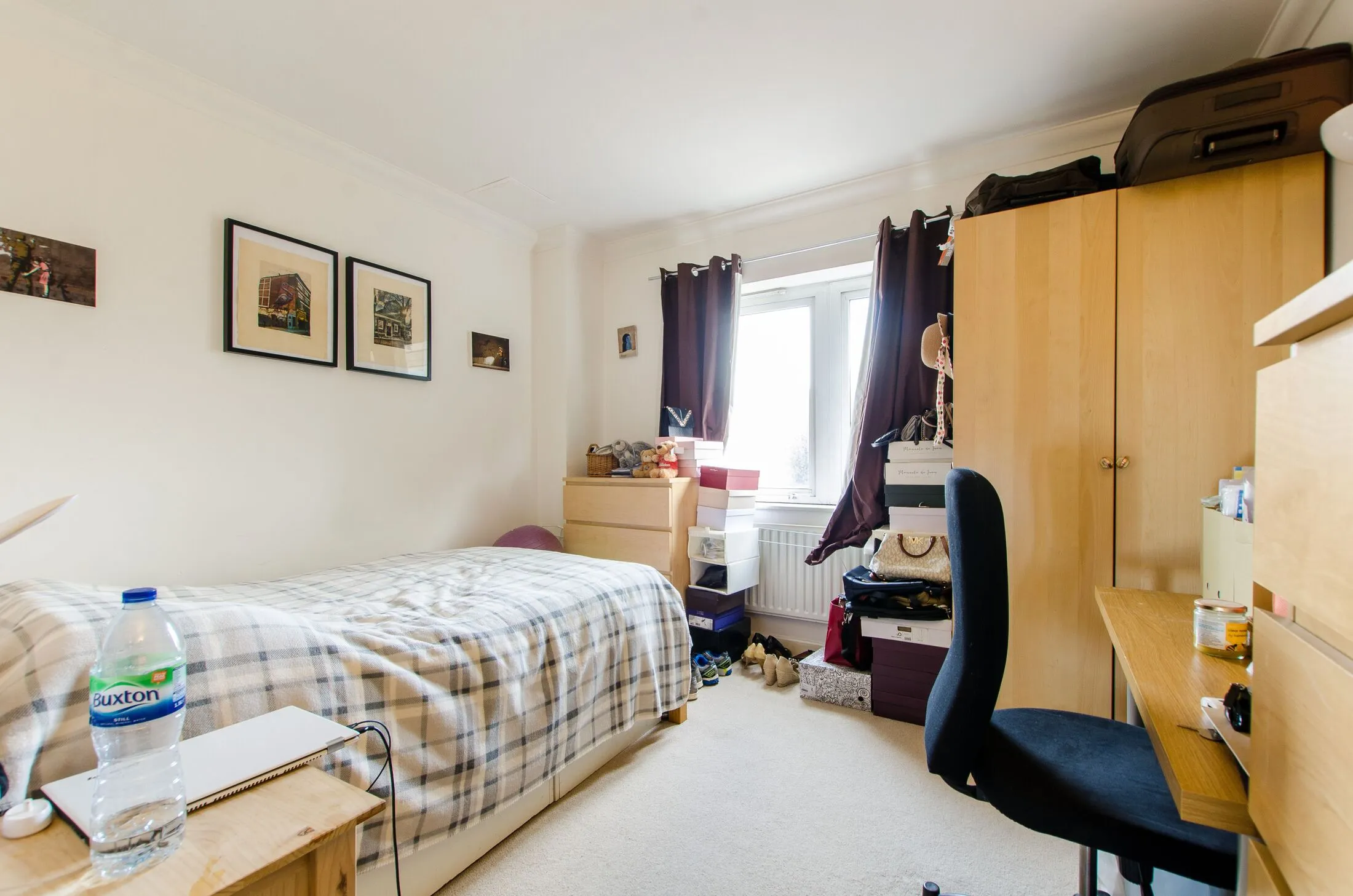 Flat Bacon Street in Greater London