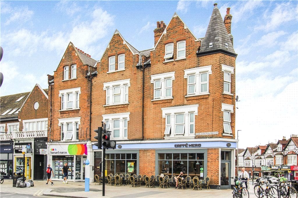 Flat Wimbledon Park Road in Greater London