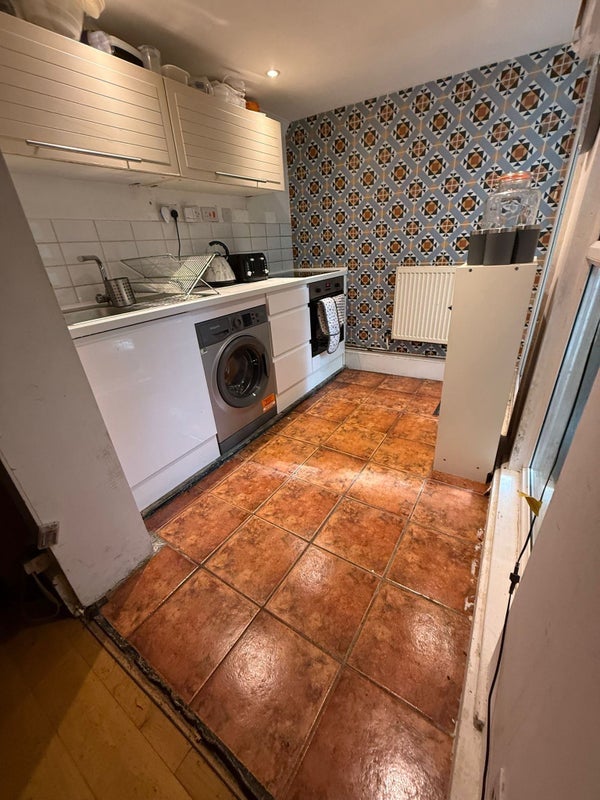 Room Morval Road in Greater London