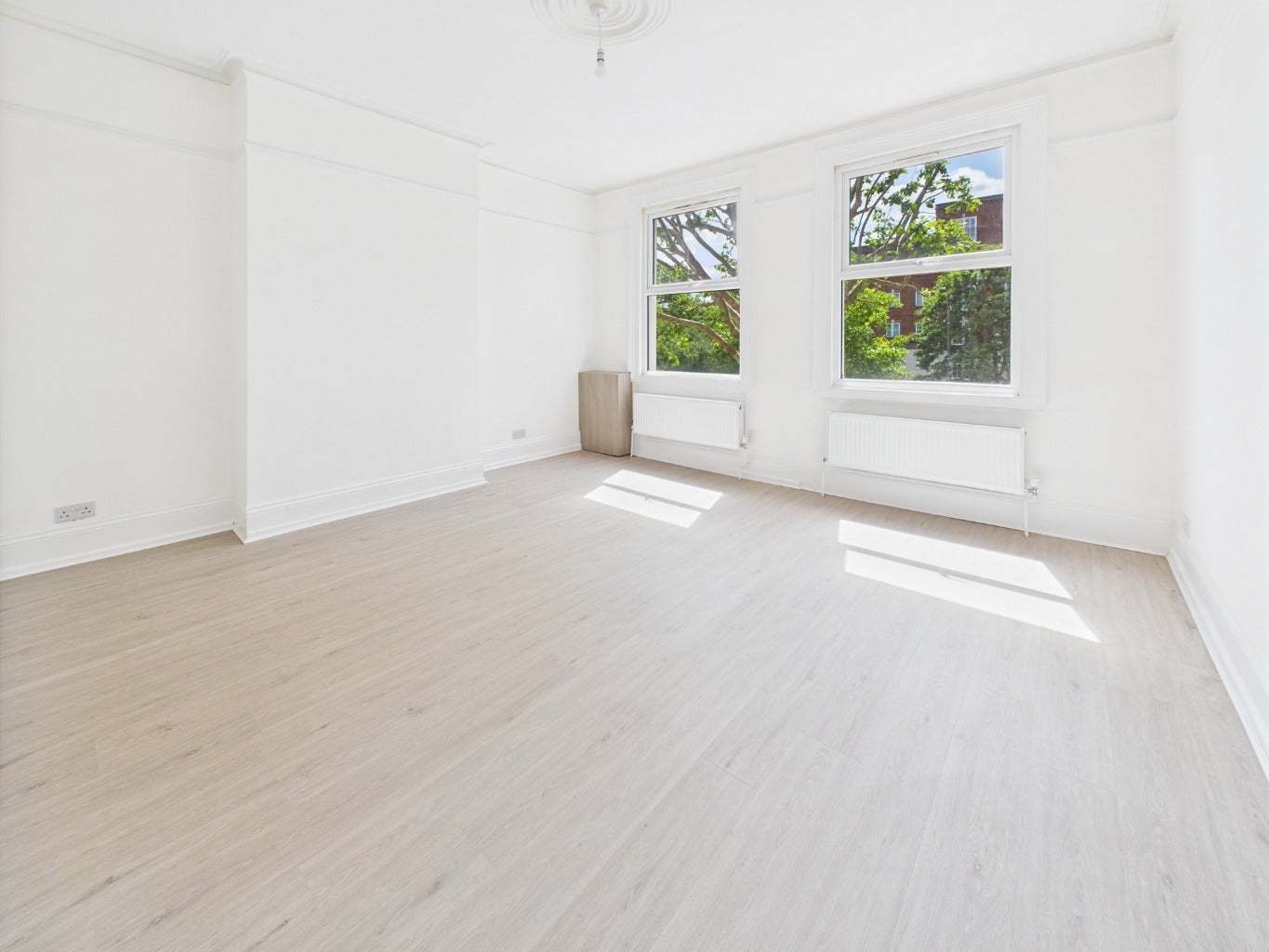 Flat Lordship Lane in Greater London