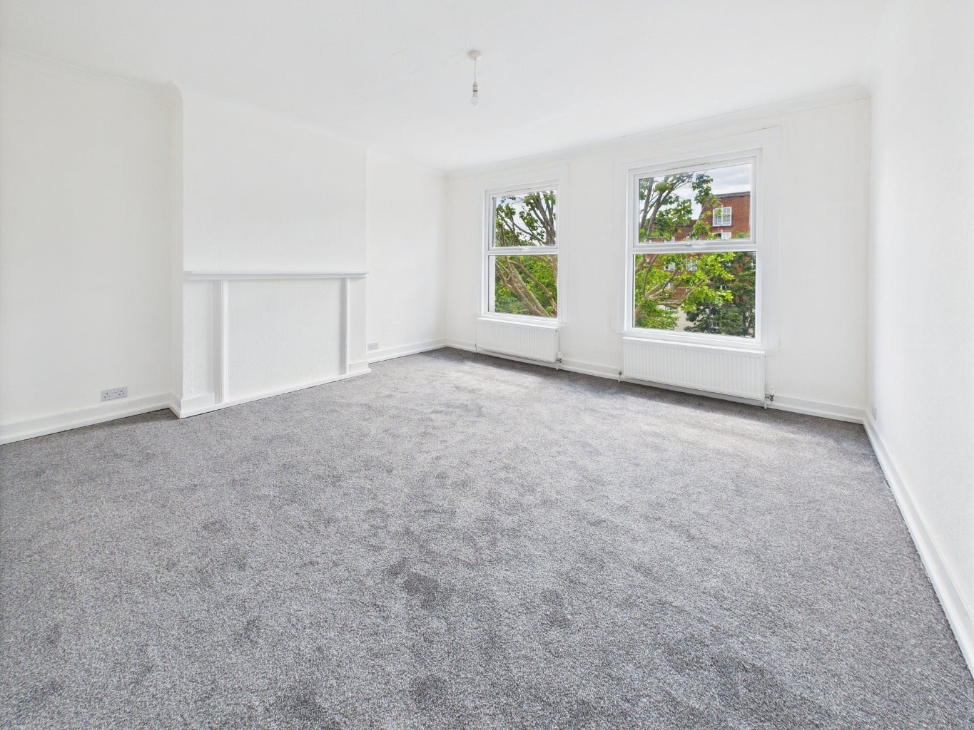 Flat Lordship Lane in Greater London