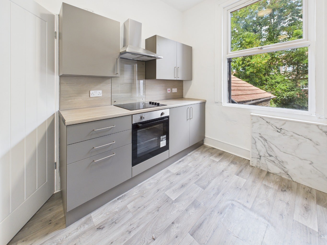 Flat Lordship Lane in Greater London