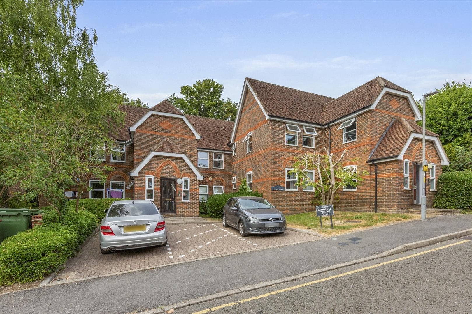 Flat Priory Road in High Wycombe