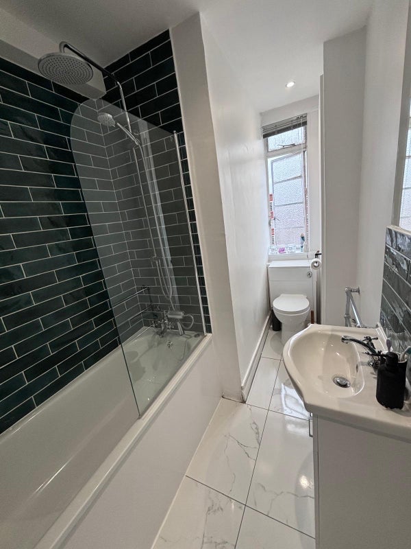Room Balham Park Road in Greater London