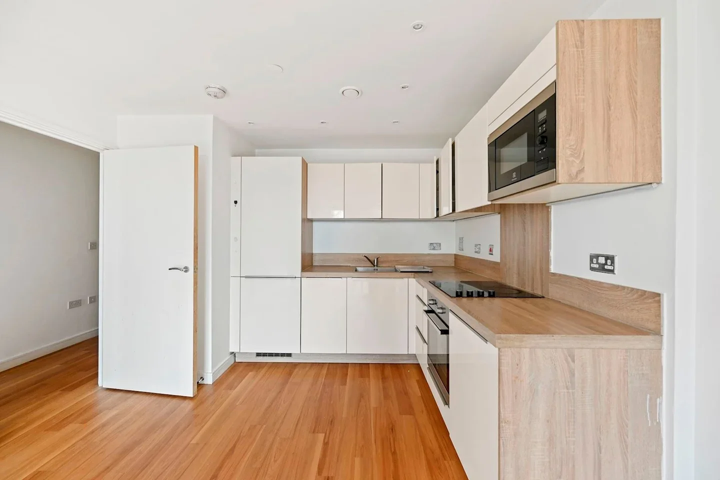 Flat Vian Street in Greater London